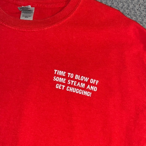 Gildan graphic t-shirt, size large, red - Picture 4 of 6